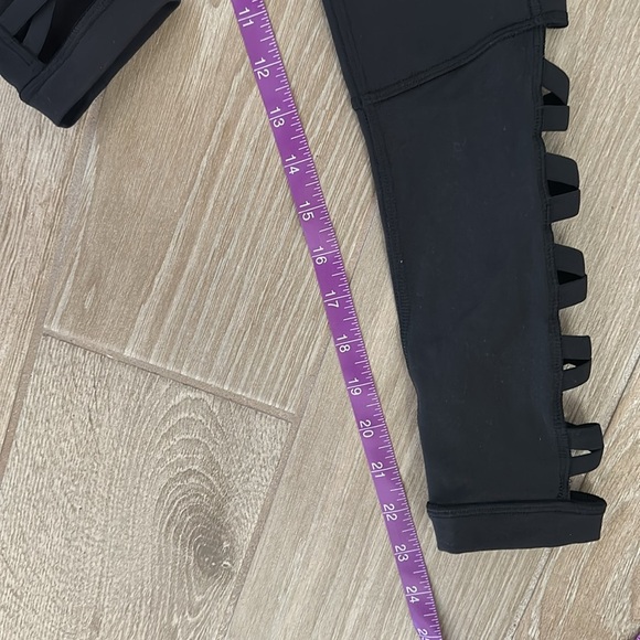 CALIA Leggings with Side Cutouts - Picture 7 of 7